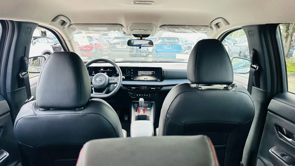 New 2026 Nissan Kicks SR FWD image 30