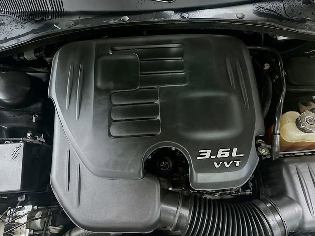 Used 2017 Chrysler 300 S image 32