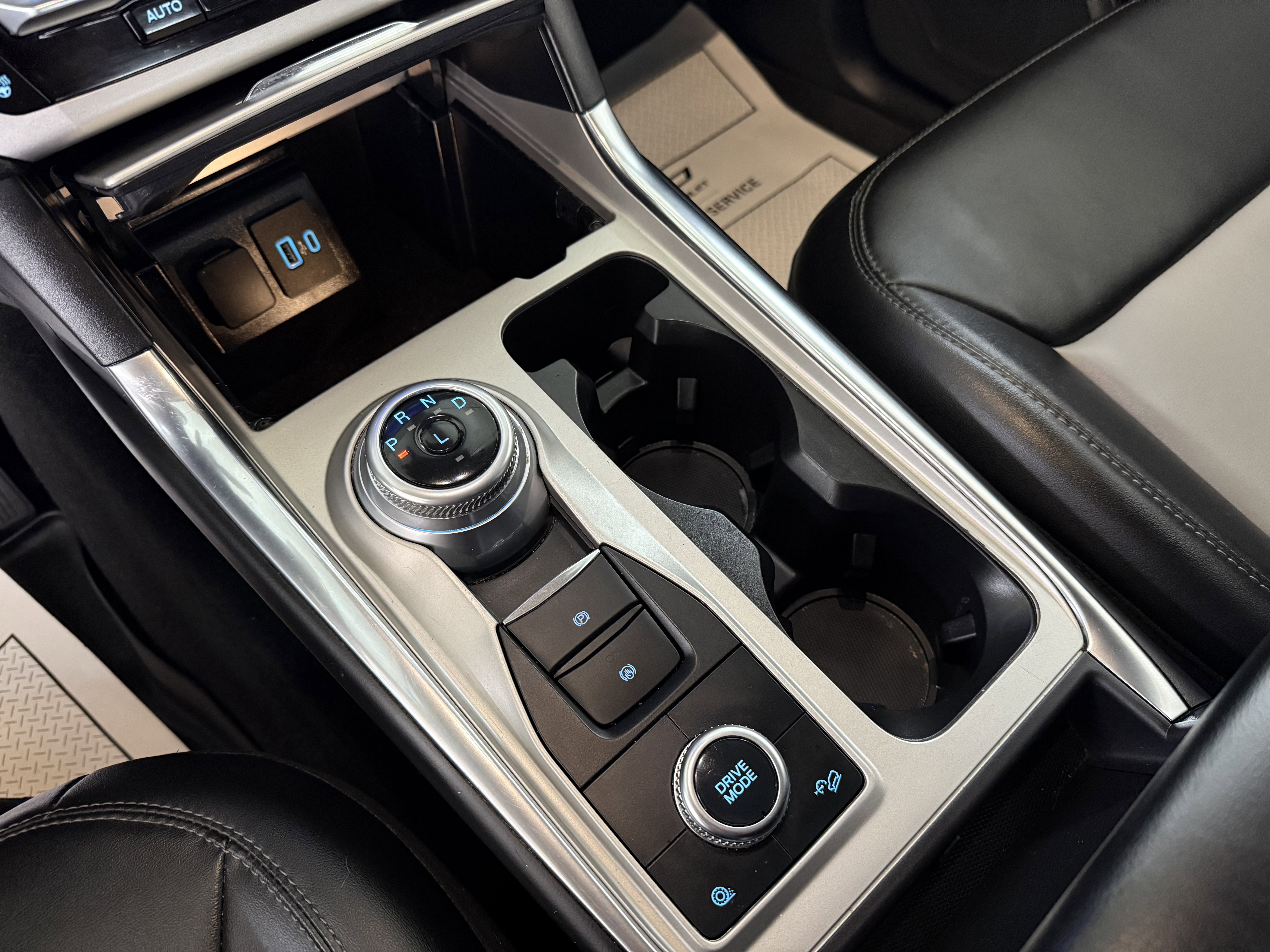 Used 2022 Ford Explorer XLT w/ Equipment Group 202A image 28