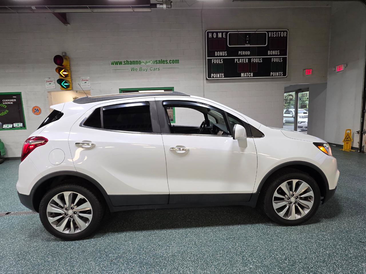 Used 2020 Buick Encore Preferred AWD/4WD image 5