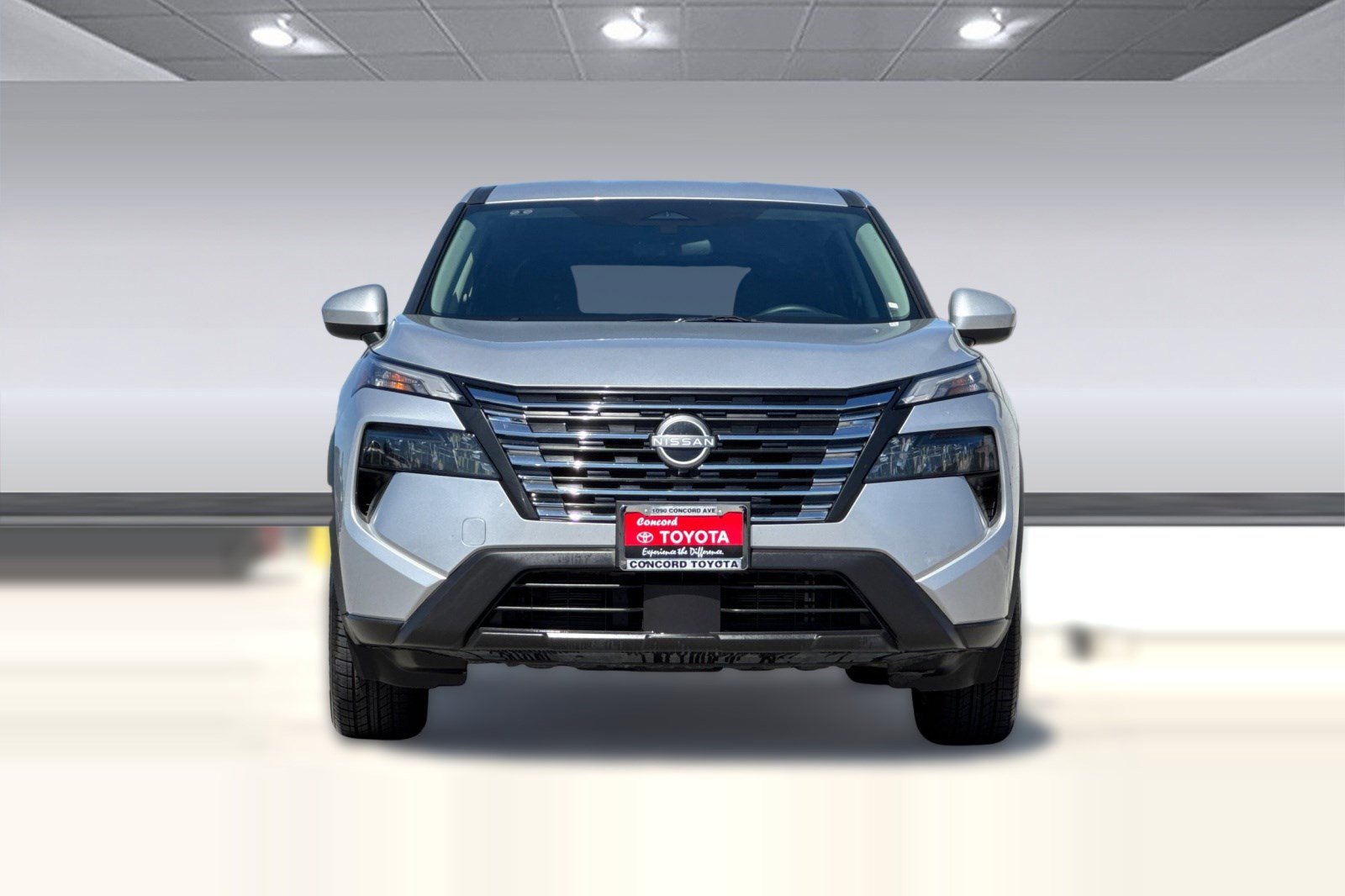 Used 2025 Nissan Rogue SV image 5