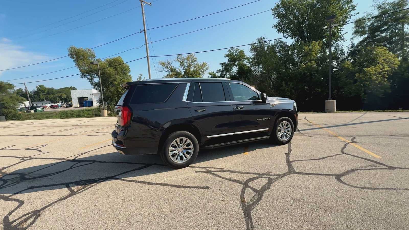 Certified 2025 GMC Yukon Denali AWD/4WD image 8