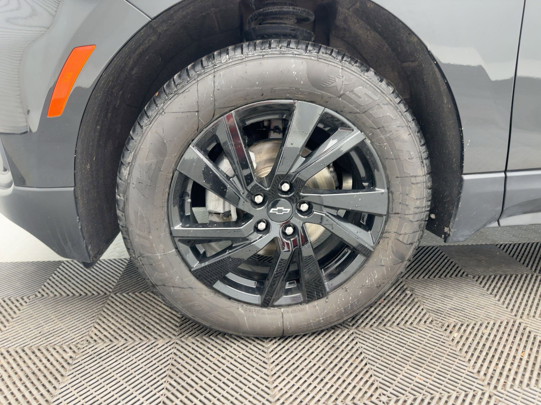 Used 2024 Chevrolet Equinox LS w/ LS Convenience Package image 12