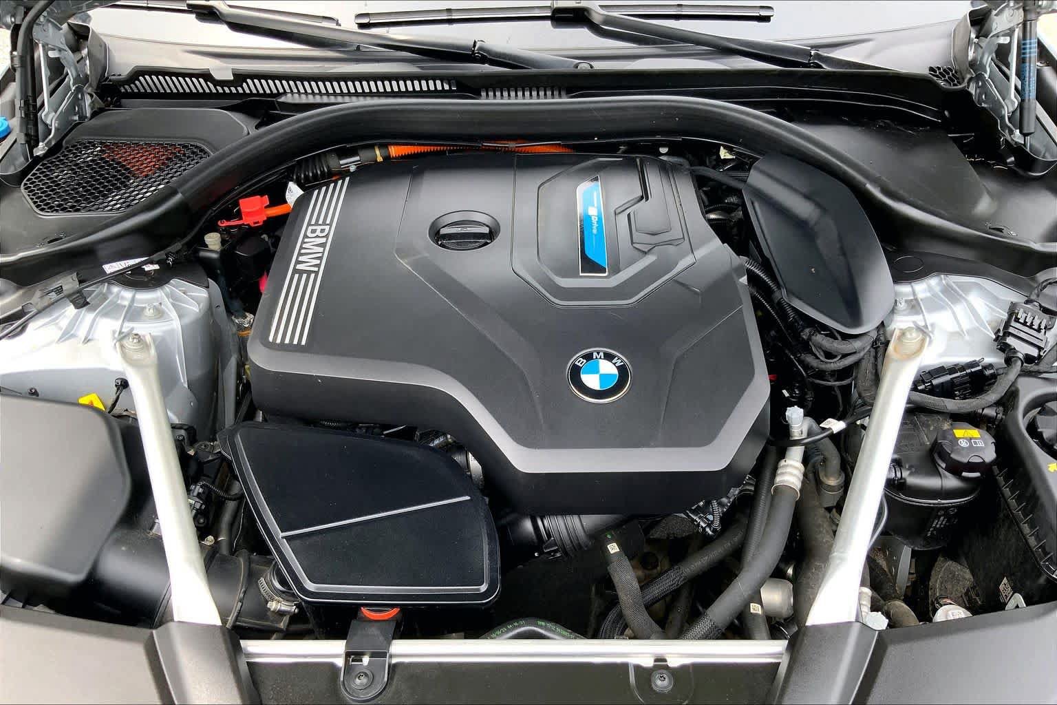 Used 2021 BMW 530e xDrive w/ Executive Package AWD/4WD image 32