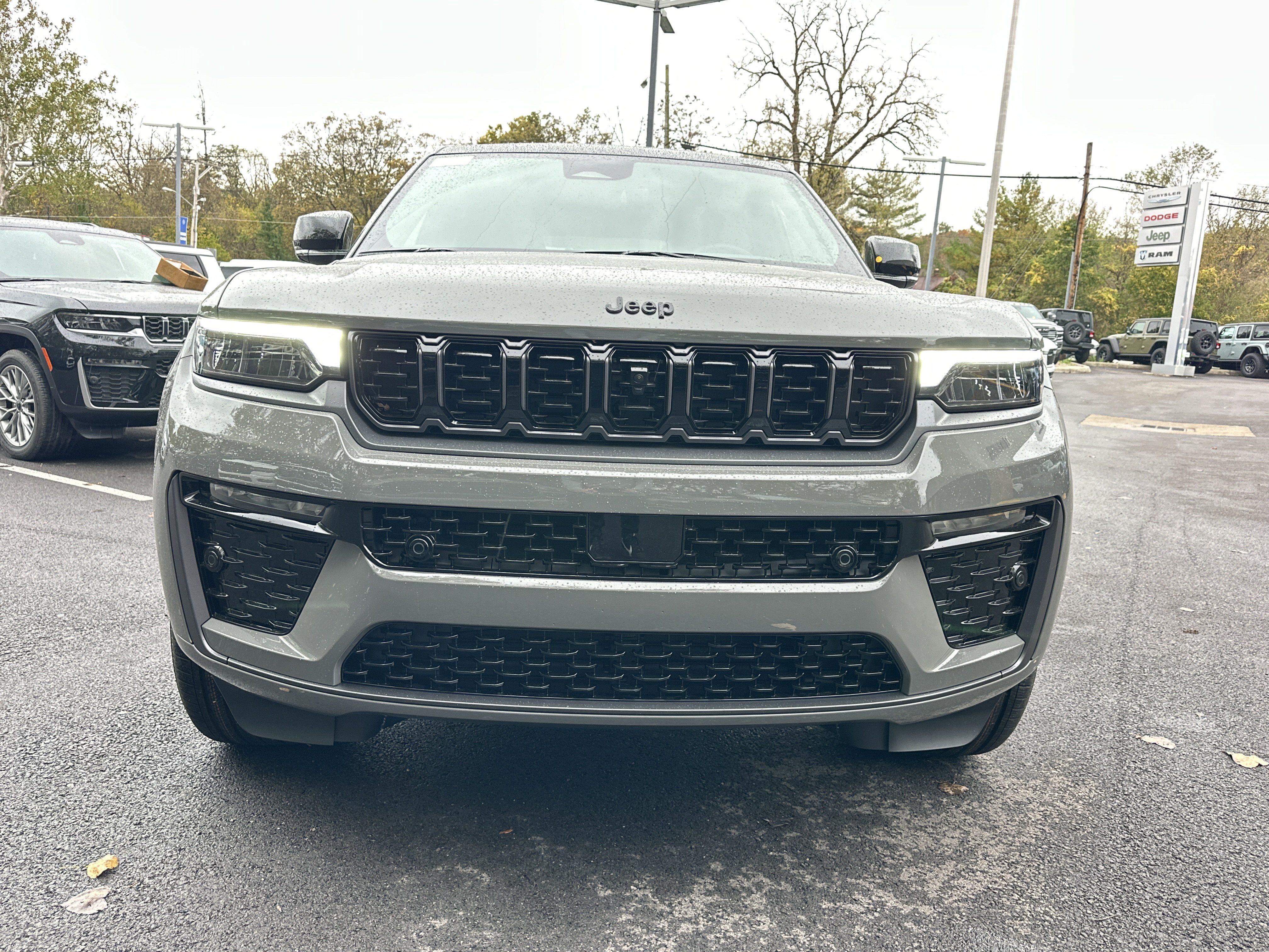 New 2027 Jeep Grand Cherokee Summit AWD/4WD image 22