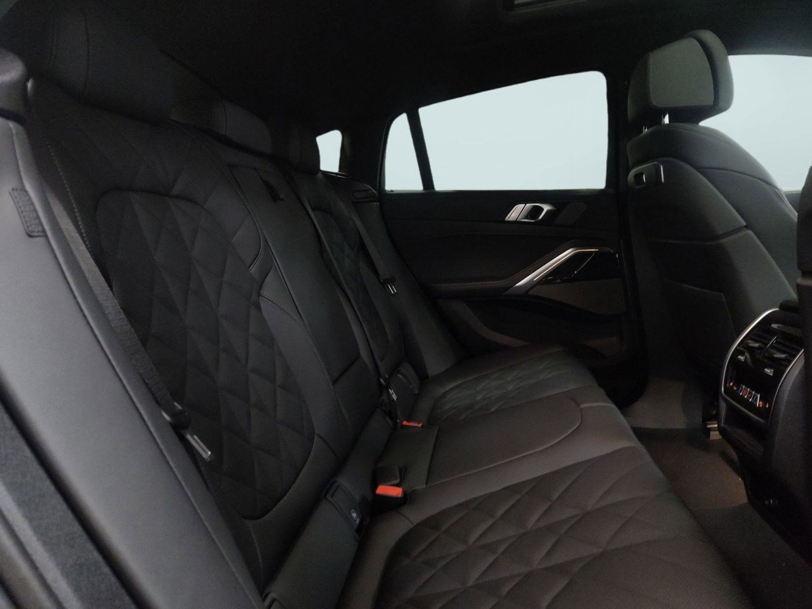 New 2026 BMW X6 xDrive40i image 27