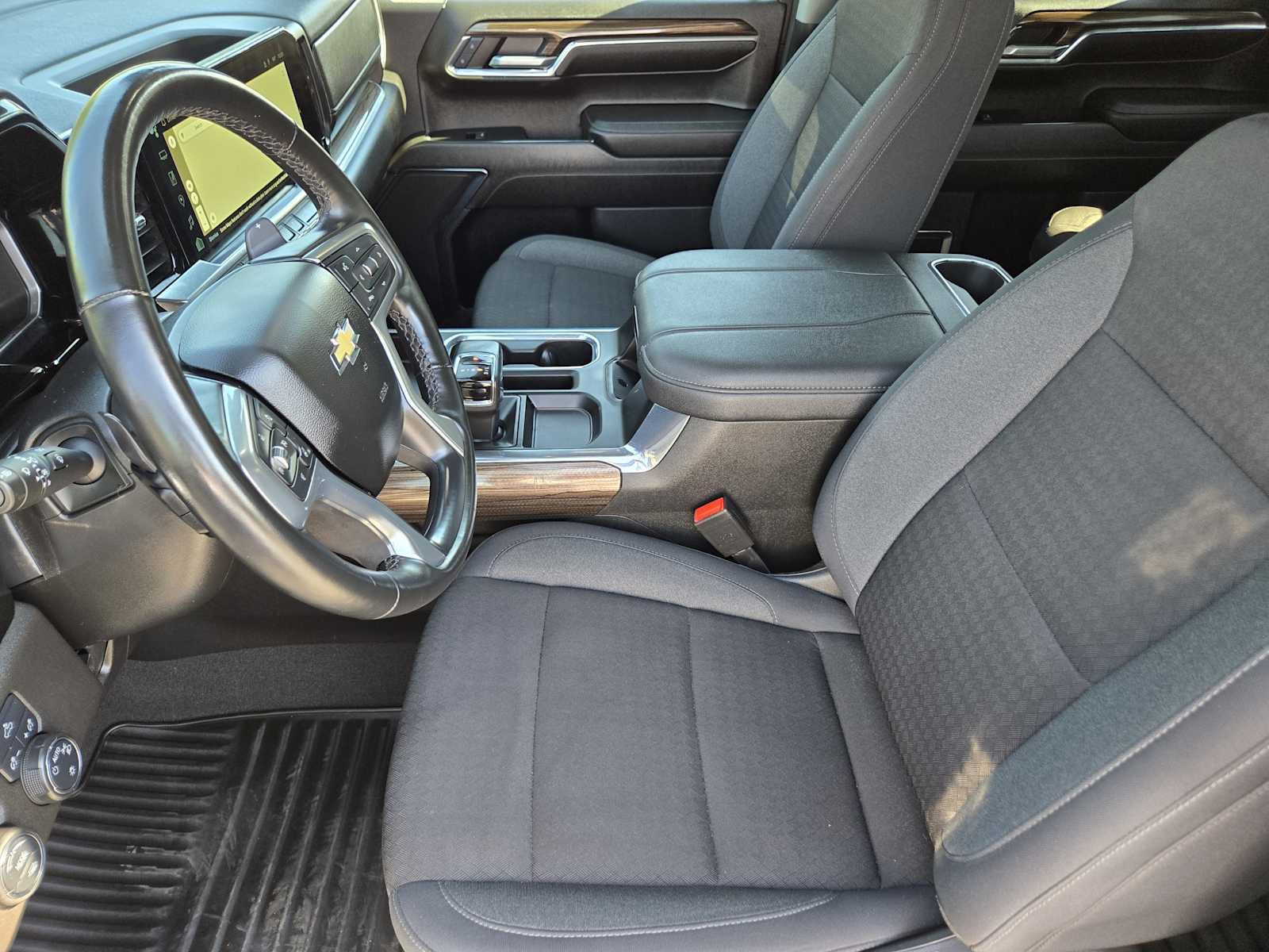 Certified 2024 Chevrolet Silverado 1500 LT w/ Z71 Off-Road Package AWD/4WD image 13