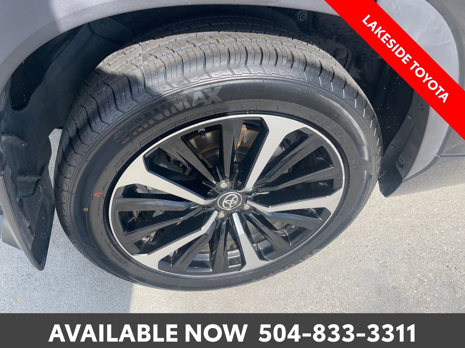 Used 2021 Toyota Highlander XSE FWD image 11