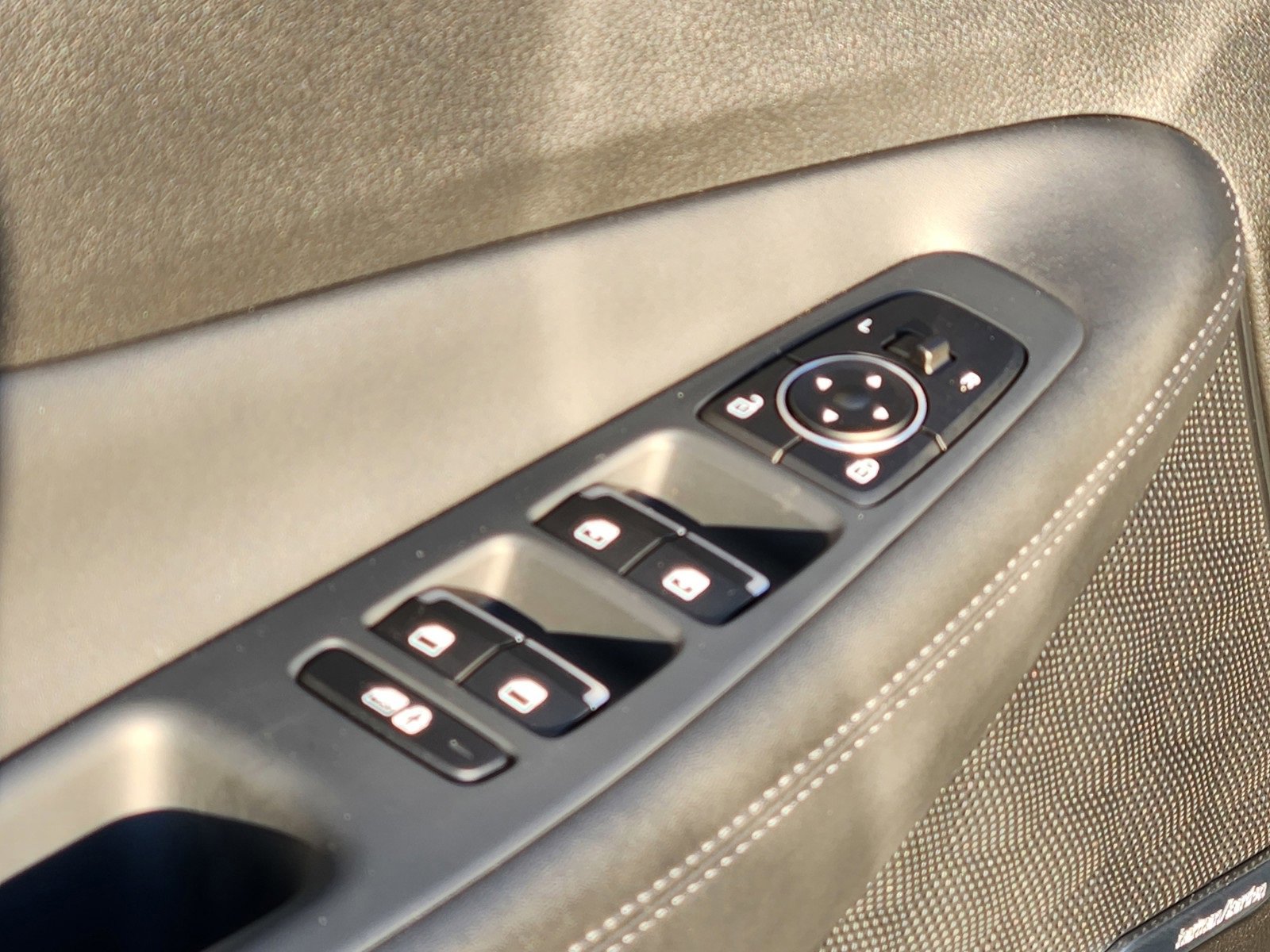 Certified 2022 Hyundai Santa Fe SEL w/ Convenience + Premium Package image 12