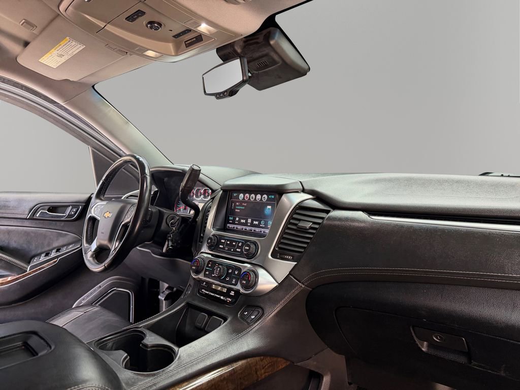 Used 2016 Chevrolet Suburban LT RWD image 17