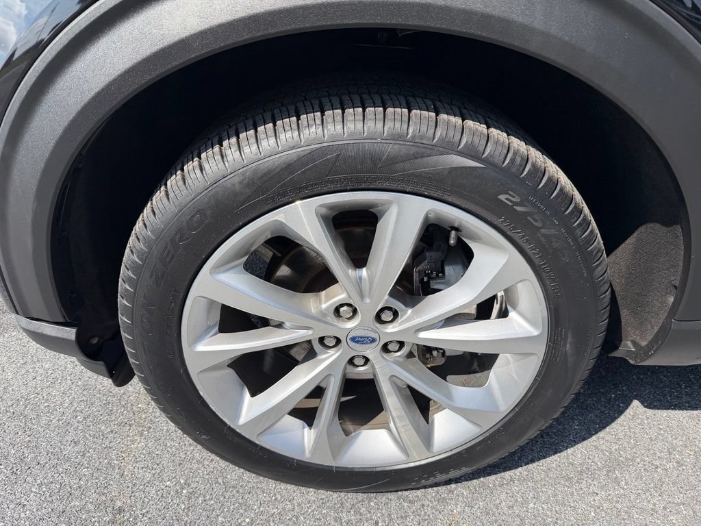 Certified 2023 Ford Explorer Platinum w/ Technology Package AWD/4WD image 11