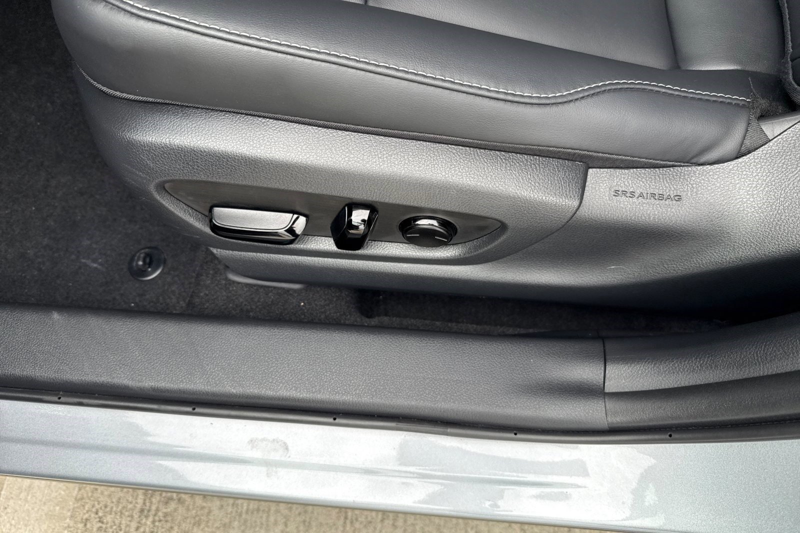 Certified 2025 Lexus UX 300h FWD image 15