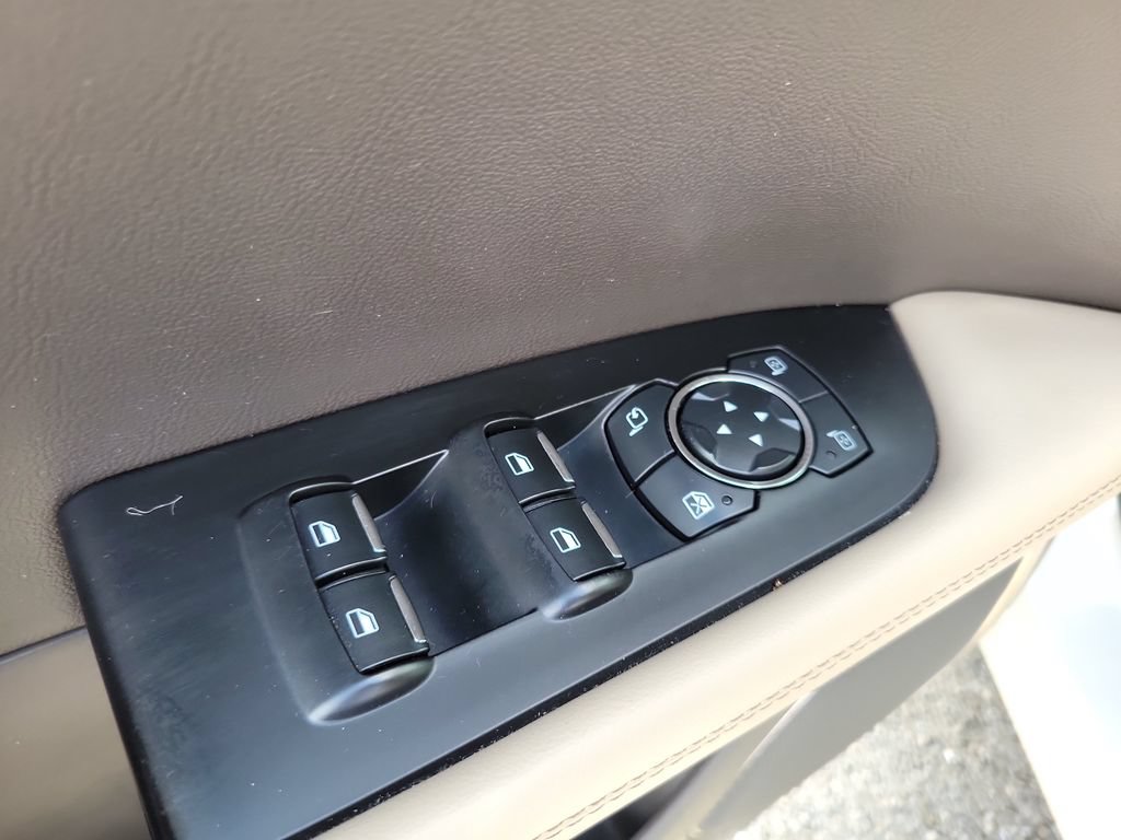 Certified 2022 Lincoln Nautilus FWD w/ Premium Package image 18