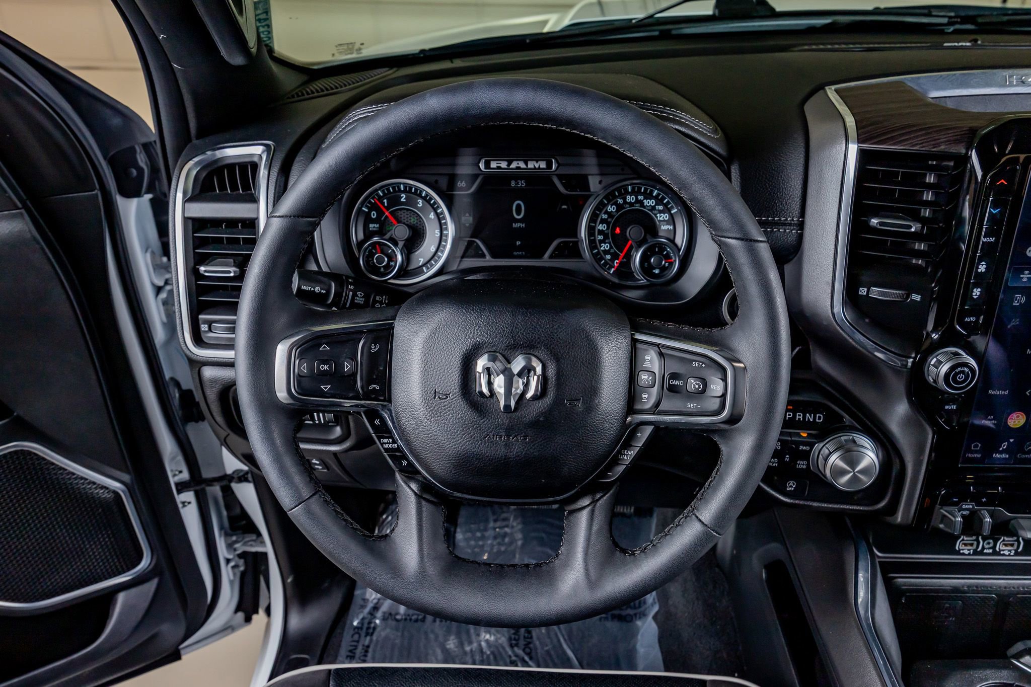 Used 2025 RAM 1500 Laramie w/ Laramie Southwest Edition AWD/4WD image 19