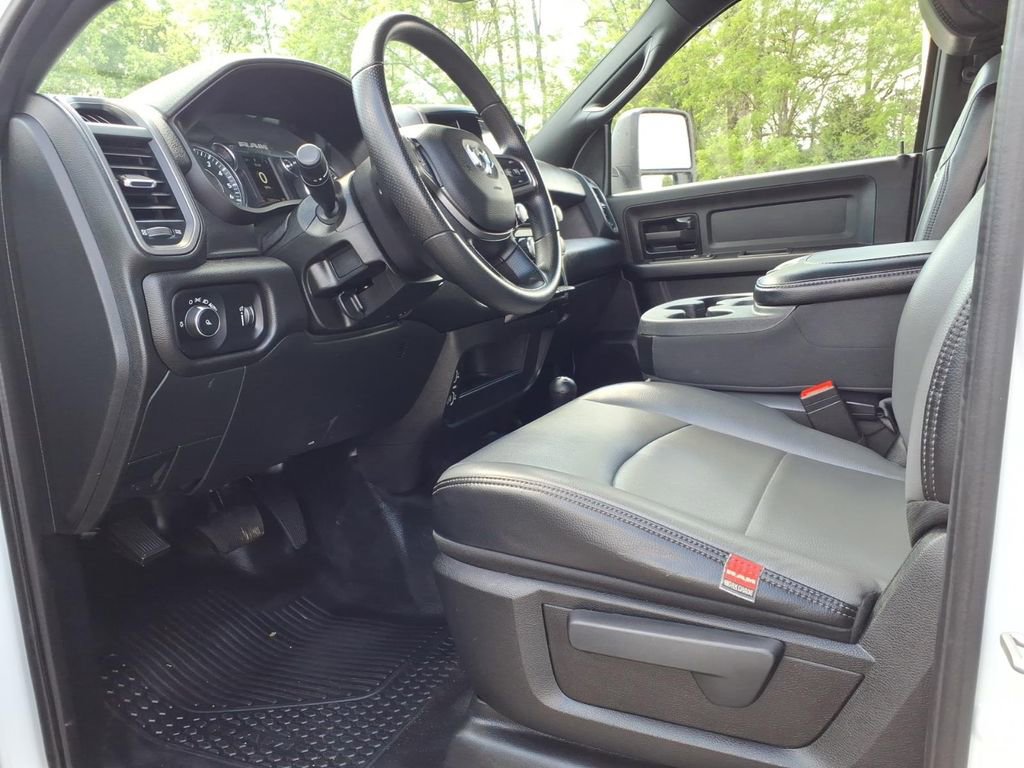Used 2023 RAM 3500 Tradesman w/ Chrome Appearance Group AWD/4WD image 13