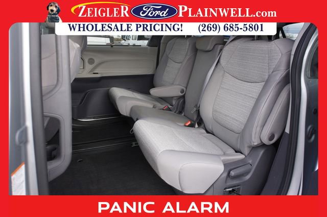 Used 2021 Toyota Sienna LE image 11