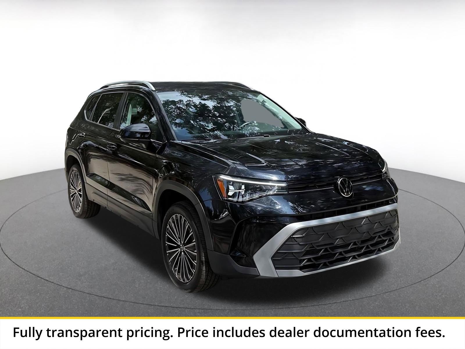Used 2025 Volkswagen Taos SE FWD image 1