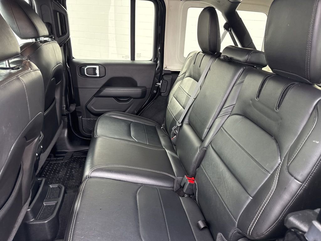 Used 2023 Jeep Wrangler Unlimited Sahara w/ Cold Weather Group image 16