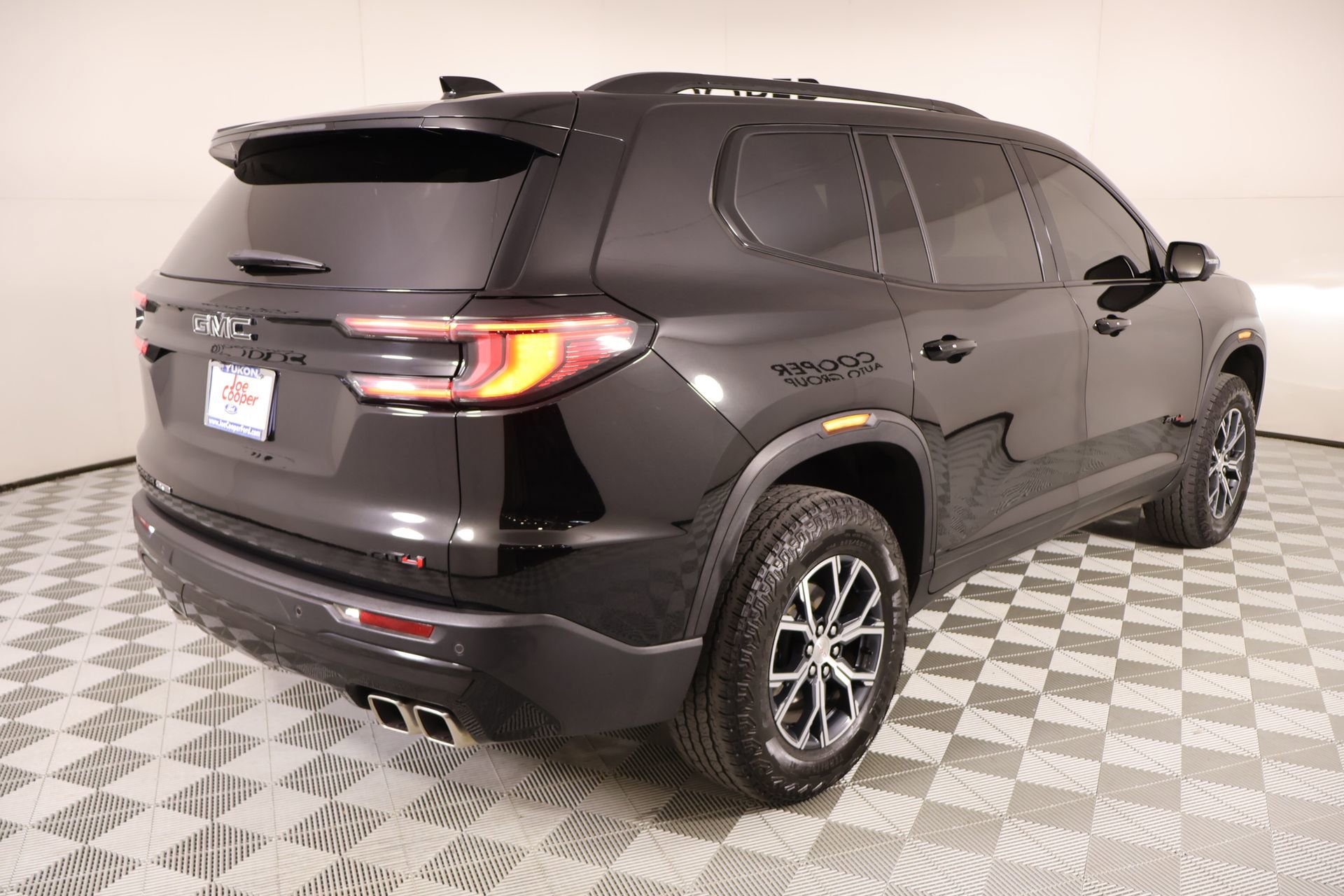 Used 2025 GMC Acadia AT4 AWD/4WD image 21