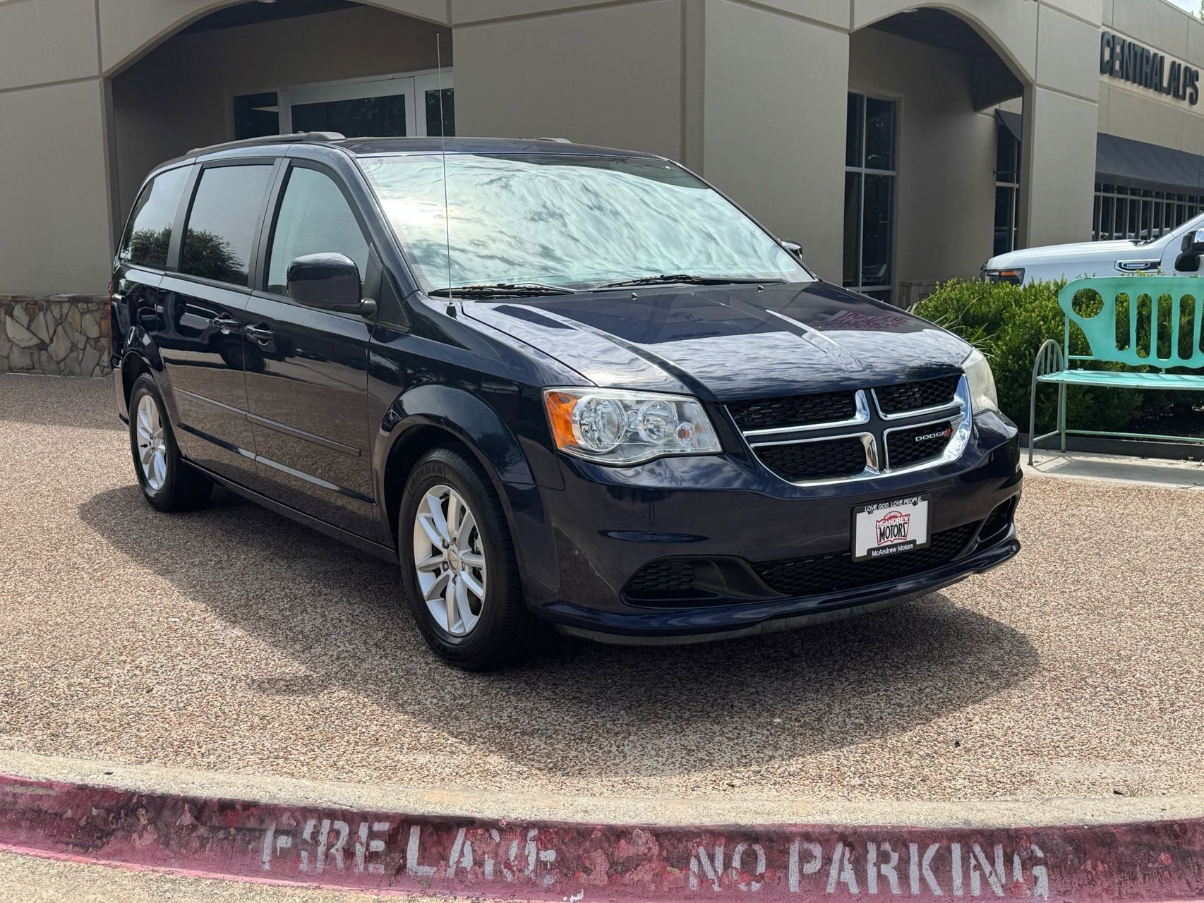 Used 2016 Dodge Grand Caravan SXT w/ Rear Park Assist Package FWD image 7