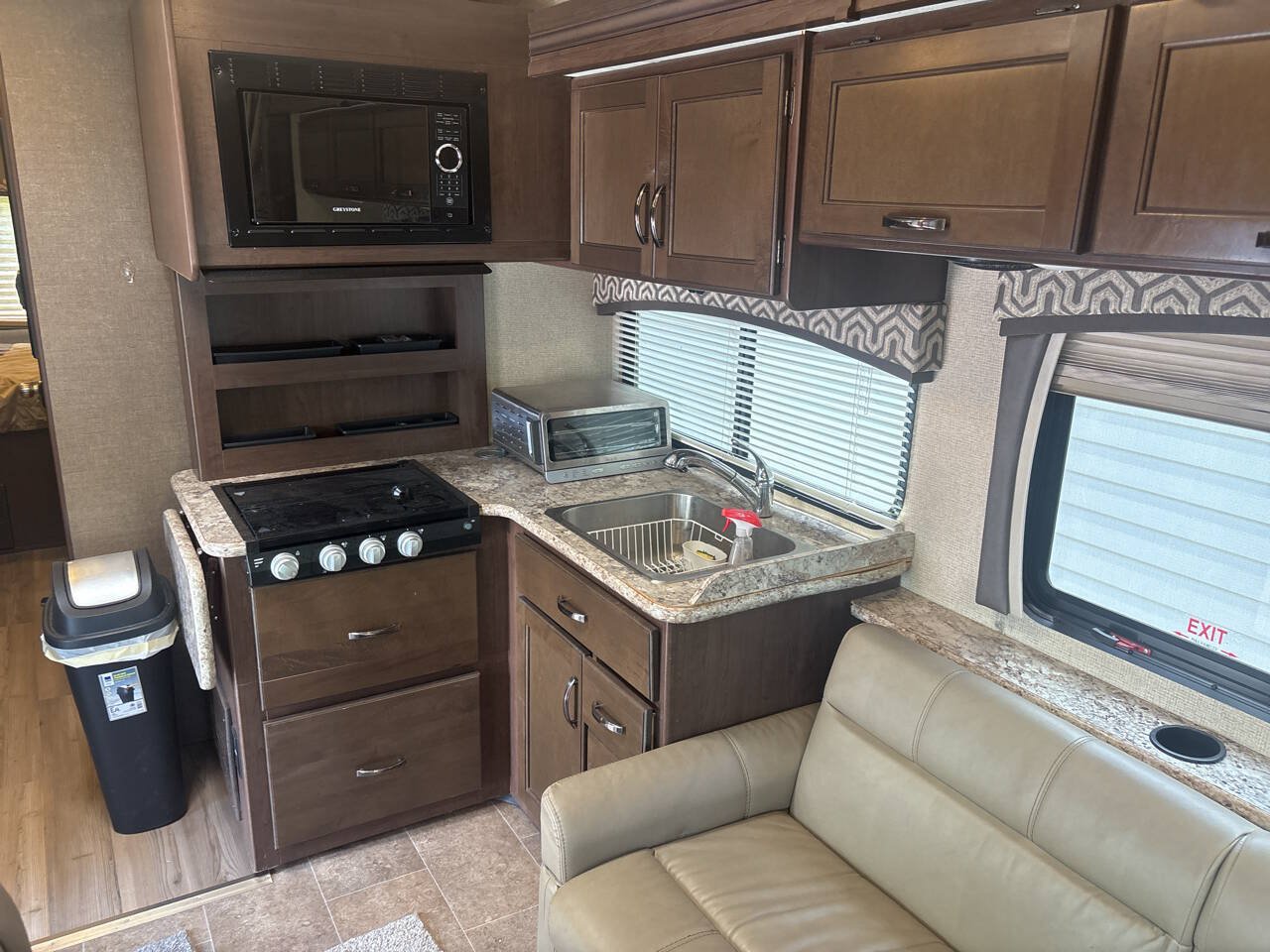 Used 2018 Ford E-450 and Econoline 450 Super Duty w/ Motorhome Prep Package RWD image 15