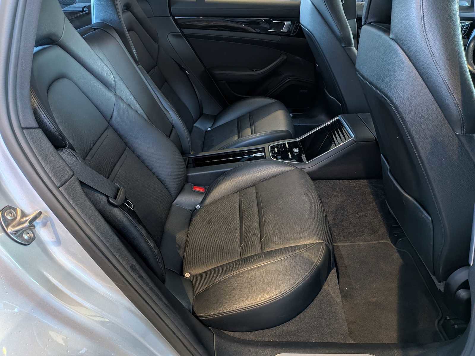 Used 2017 Porsche Panamera 4 image 20