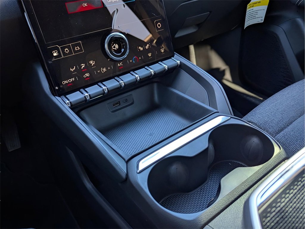 Used 2025 GMC Terrain Elevation w/ Black Edition image 13