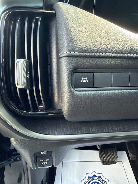 Used 2025 Nissan Armada SV AWD/4WD image 14