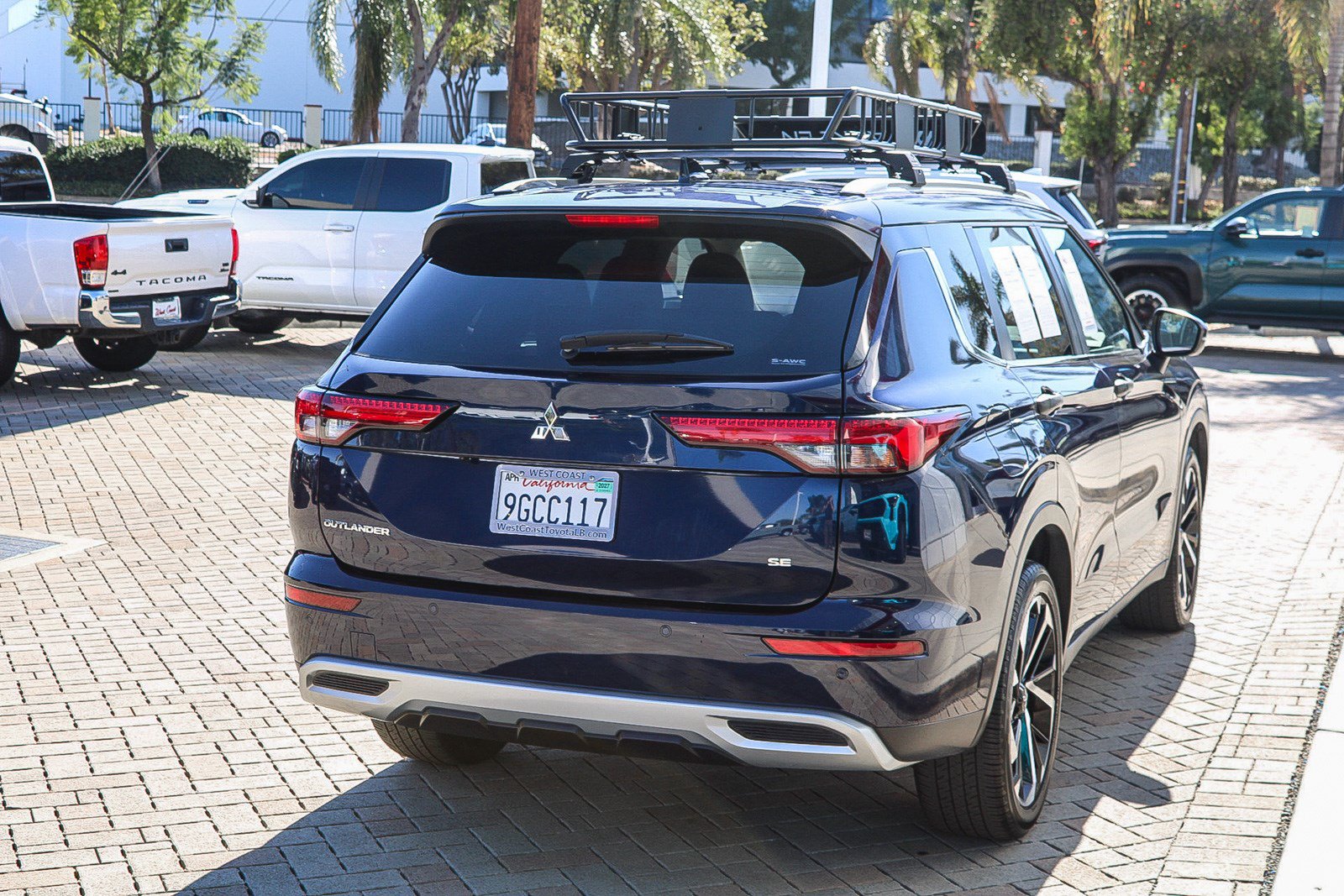 Used 2023 Mitsubishi Outlander SE AWD/4WD image 7