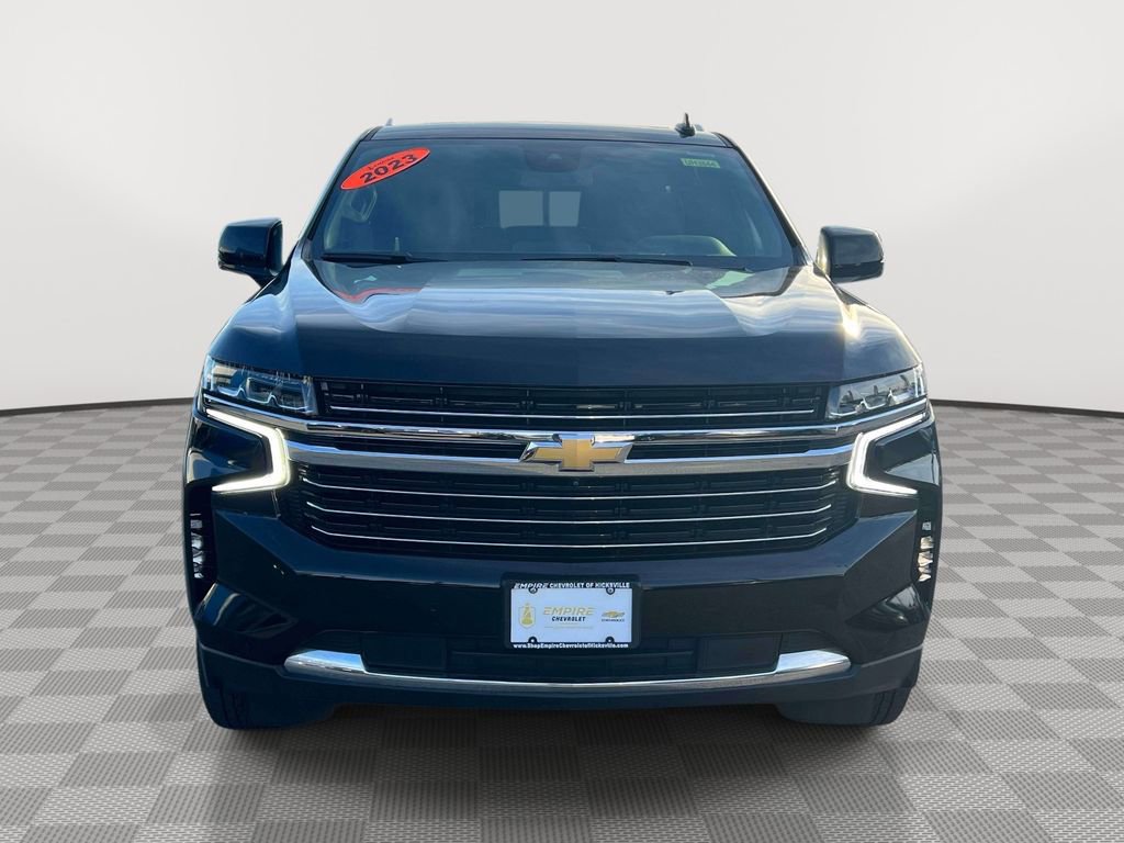 Used 2023 Chevrolet Suburban LT w/ Luxury Package AWD/4WD image 2