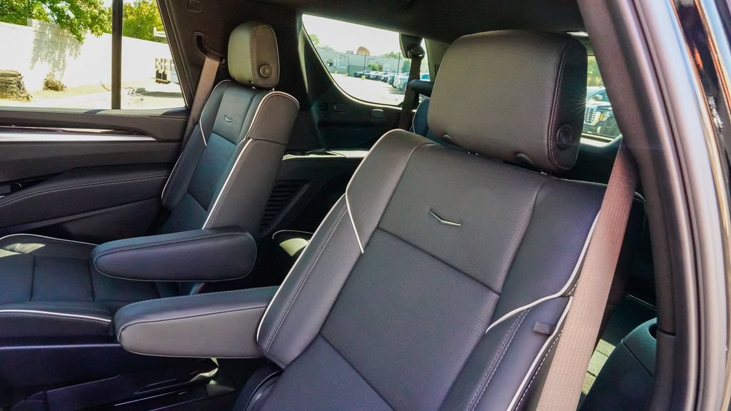 New 2026 Cadillac Escalade Luxury AWD/4WD image 10