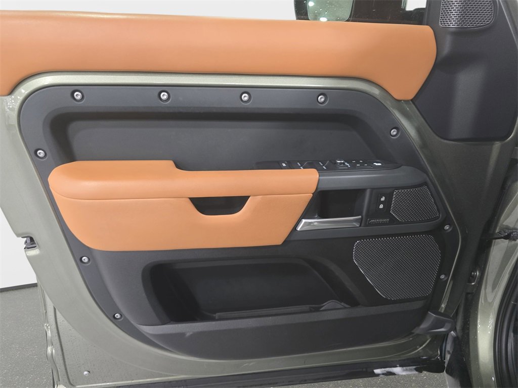 Used 2022 Land Rover Defender 110 X image 26