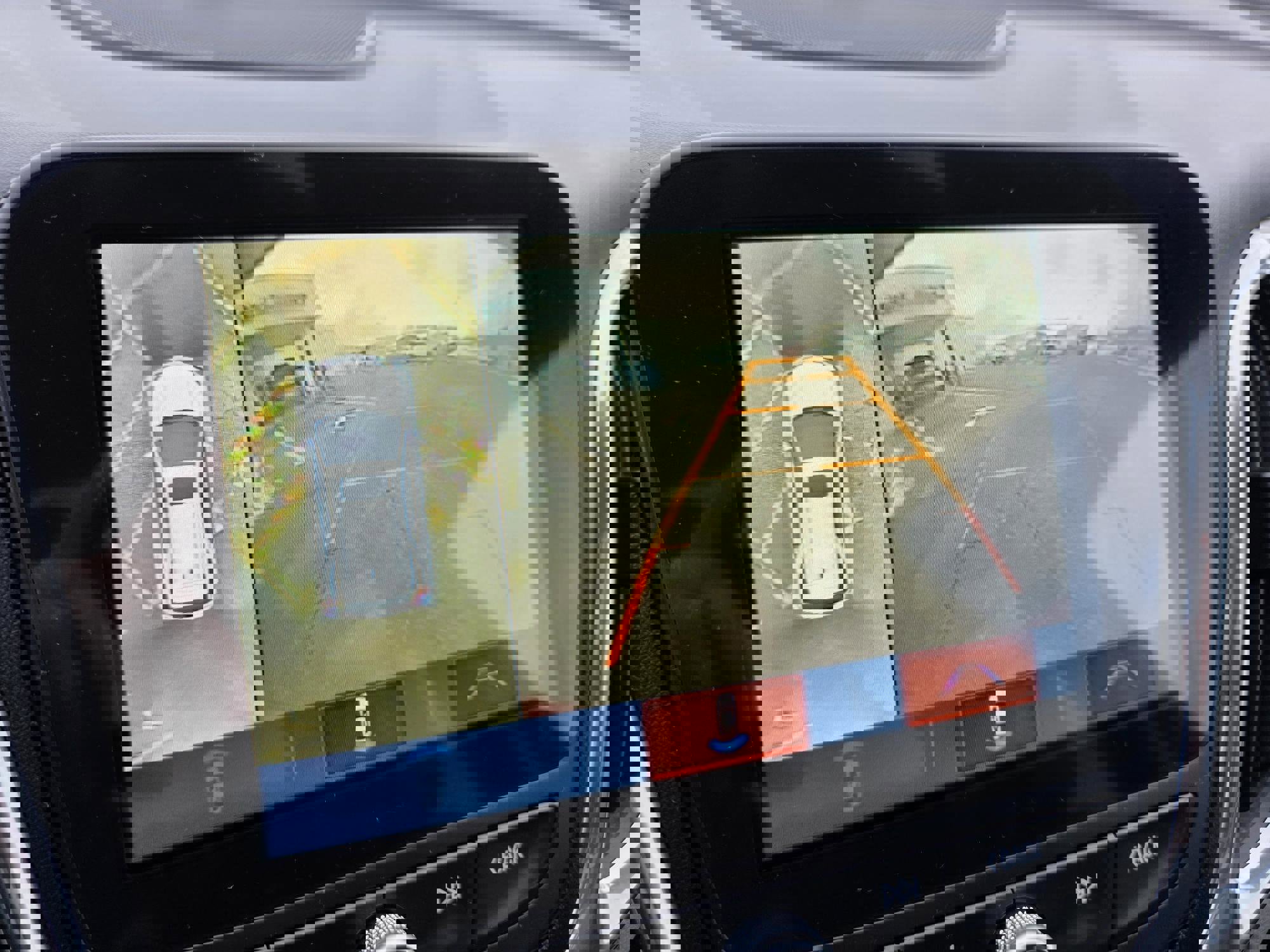 Used 2018 Chevrolet Equinox Premier image 7