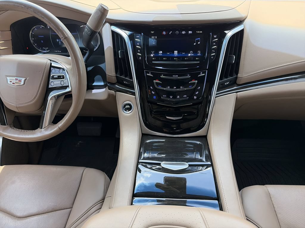 Used 2019 Cadillac Escalade Platinum AWD/4WD image 19