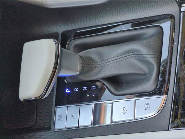 Used 2025 Hyundai Elantra Limited image 10