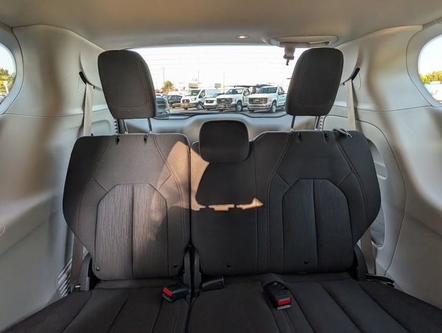 Used 2019 Chrysler Pacifica Touring Plus w/ Tire & Wheel Group FWD image 29