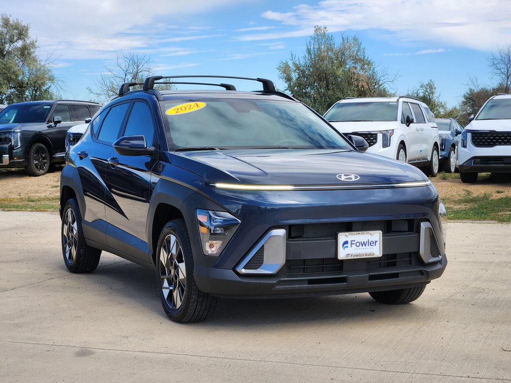 Used 2024 Hyundai Kona SEL AWD/4WD image 3