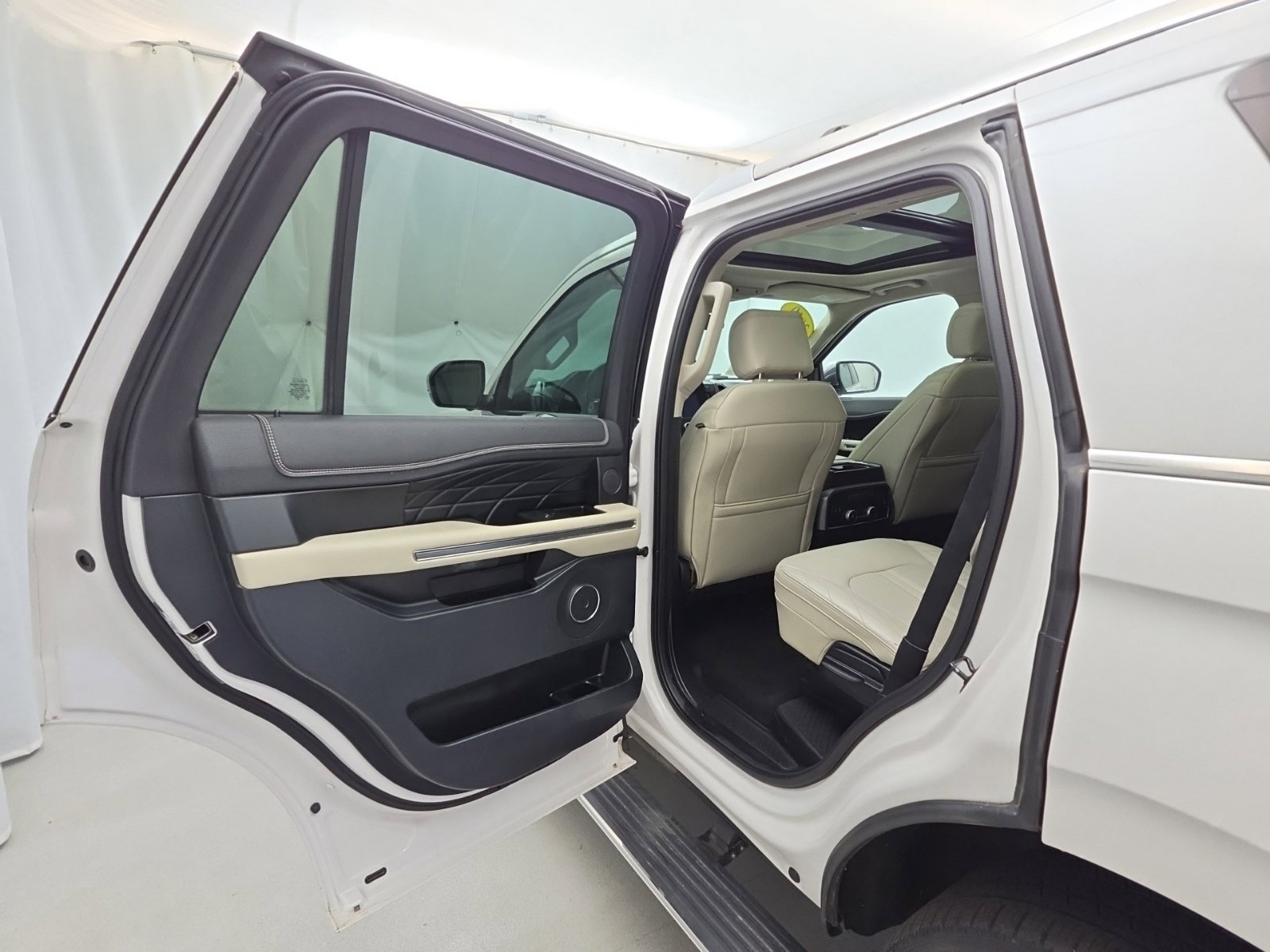 Used 2019 Ford Expedition Platinum AWD/4WD image 28