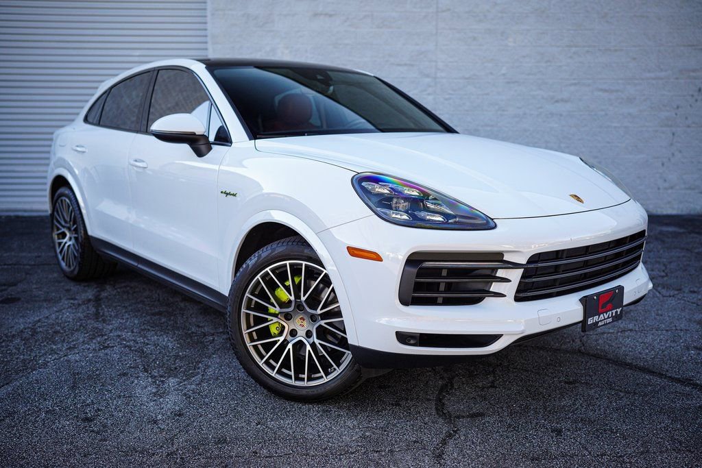 Used 2023 Porsche Cayenne Platinum Edition image 9