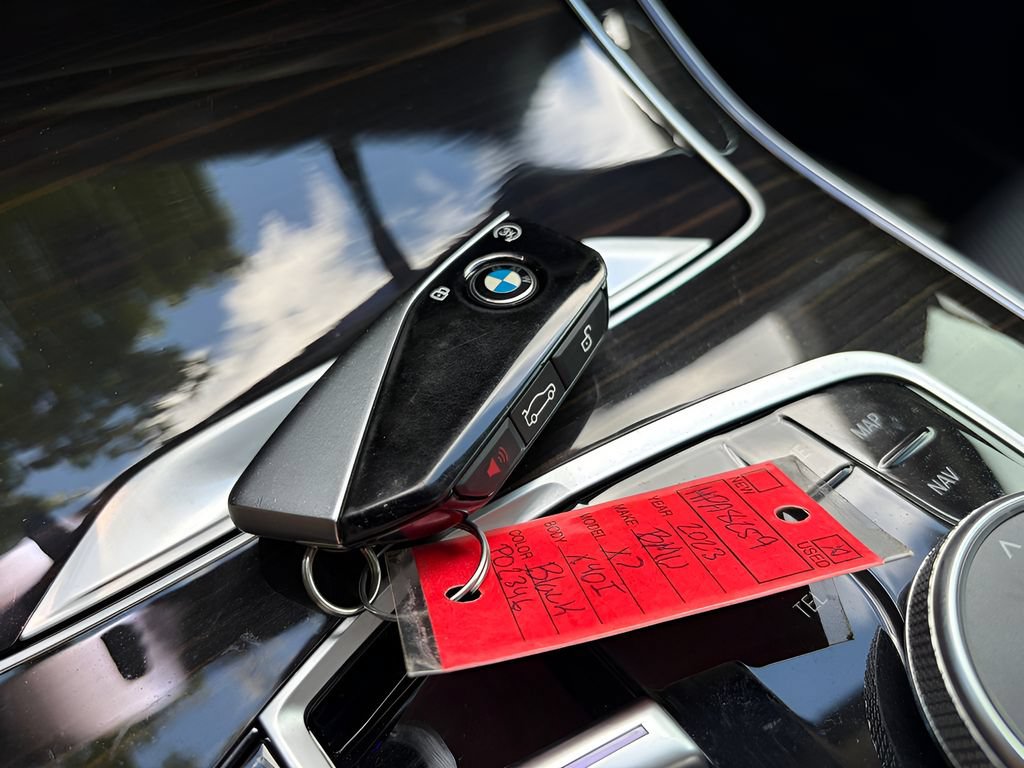 Used 2023 BMW X7 xDrive40i w/ Premium Package AWD/4WD image 32