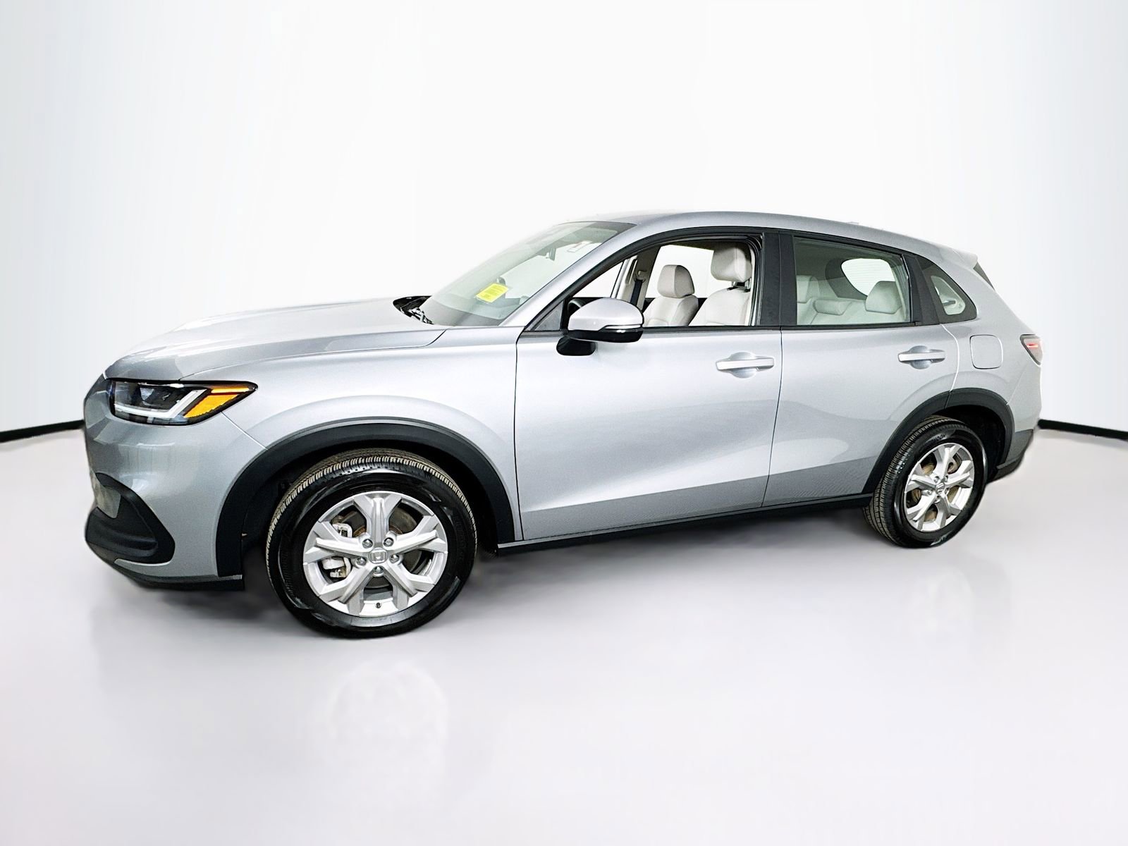 Used 2023 Honda HR-V LX image 4