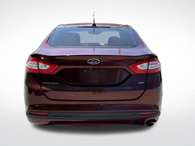 Used 2016 Ford Fusion SE FWD image 4