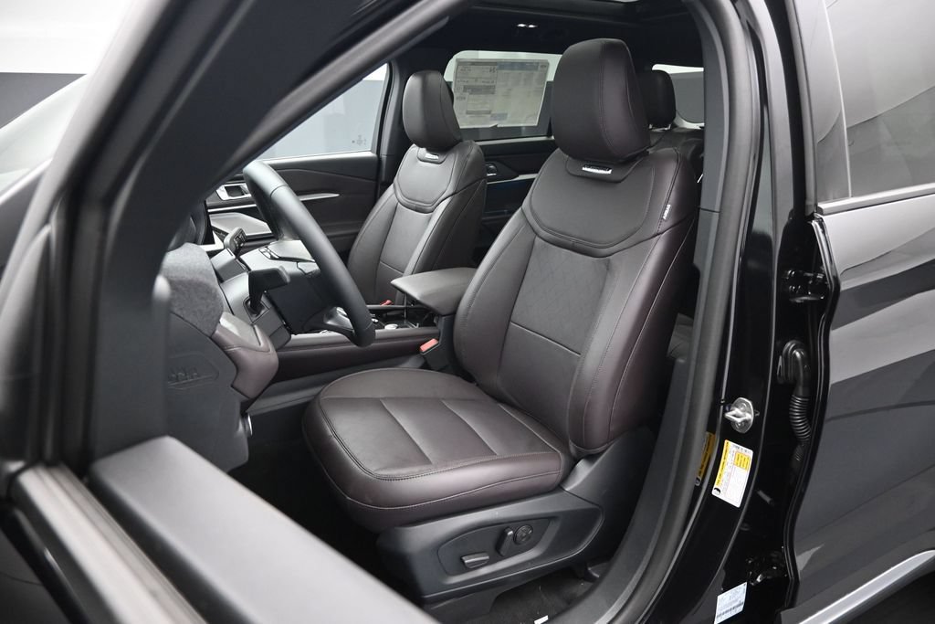 New 2026 Ford Explorer Platinum RWD image 8