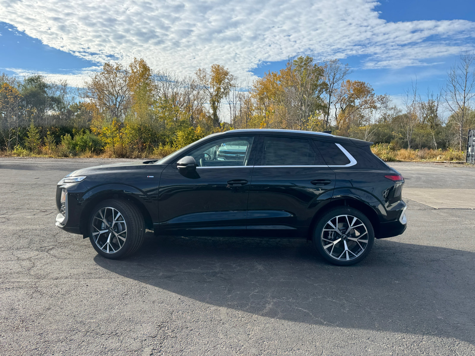 New 2026 Audi Q3 quattro 2.0T AWD/4WD image 2