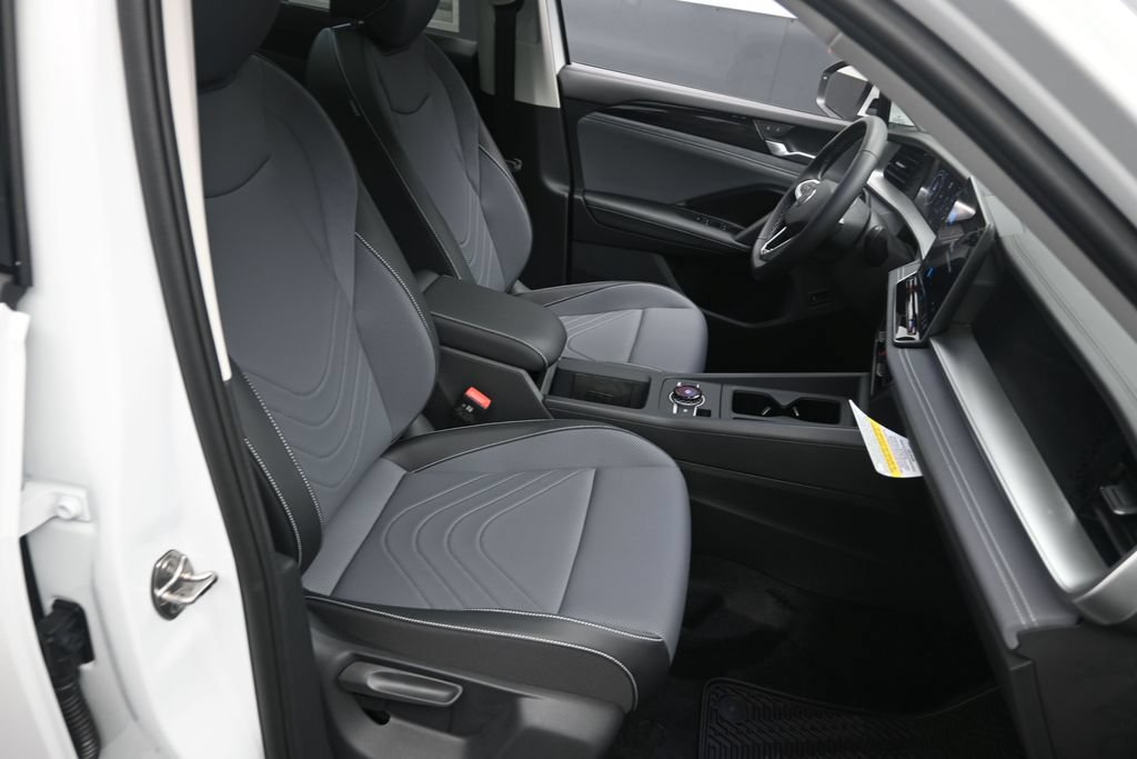 New 2026 Volkswagen Tiguan SE FWD image 30