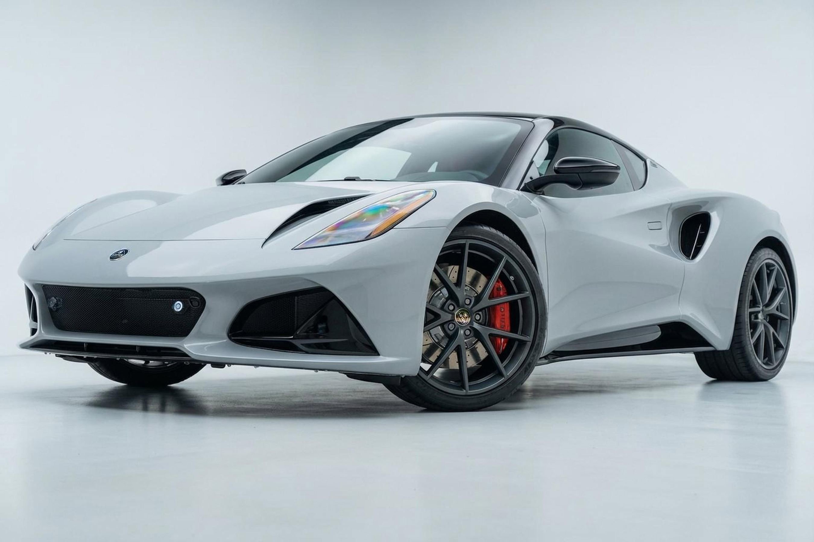 Used 2025 Lotus Emira image 16