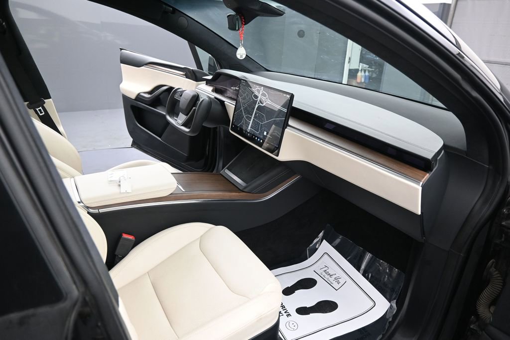 Used 2022 Tesla Model X image 27