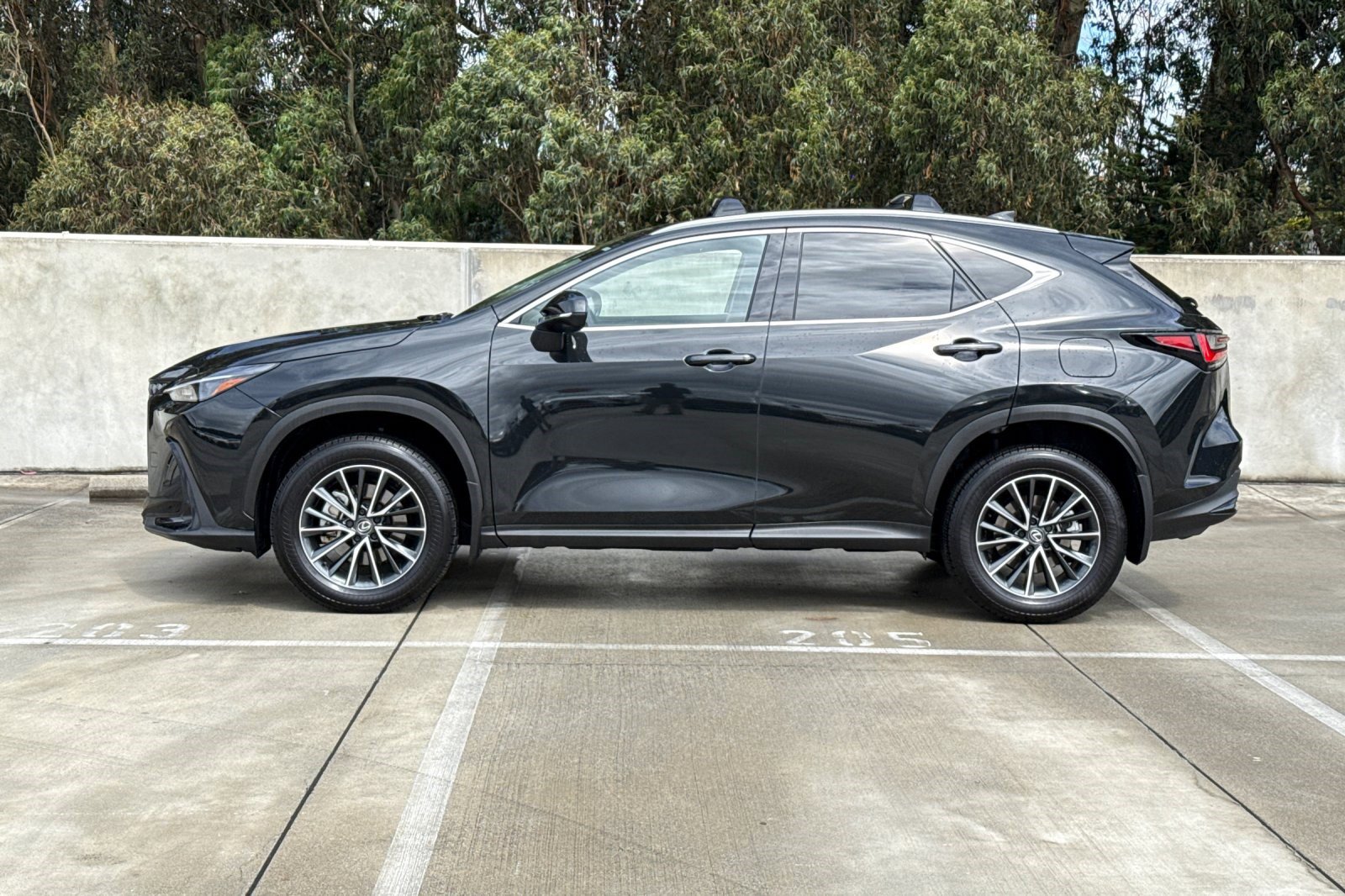 Certified 2025 Lexus NX 350h AWD w/ Accessory Package (2T) image 2