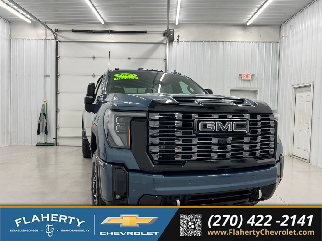 Used 2025 GMC Sierra 2500 Denali Ultimate AWD/4WD image 1