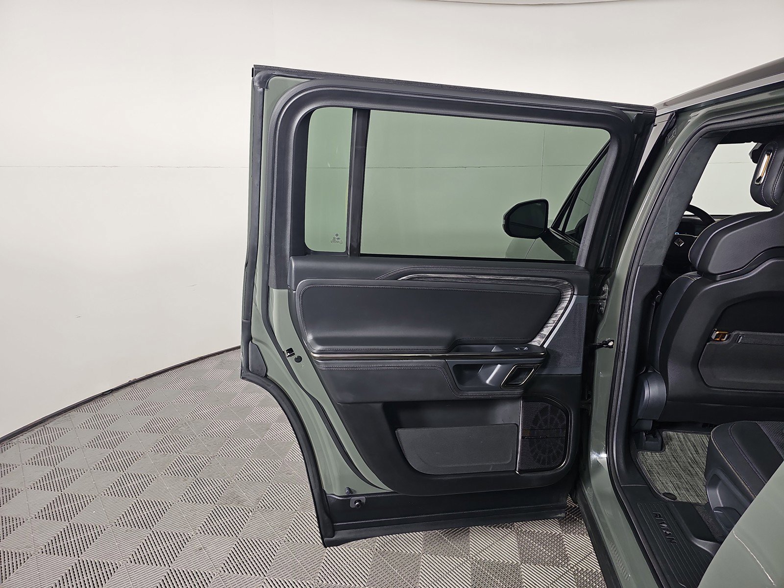 Used 2022 Rivian R1S Launch Edition image 17